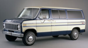 FORD E SERIE 1975 91
