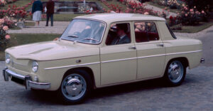 RENAULT 8